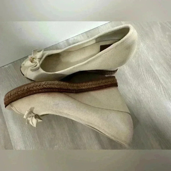 Tory Burch Women's White cream Canvas Jackie Wedge Pumps Size 7.5M - Picture 3 of 9